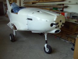  &quot;Graupner in Groß&quot; oder Flugzeugbau im Maßstab 1:1