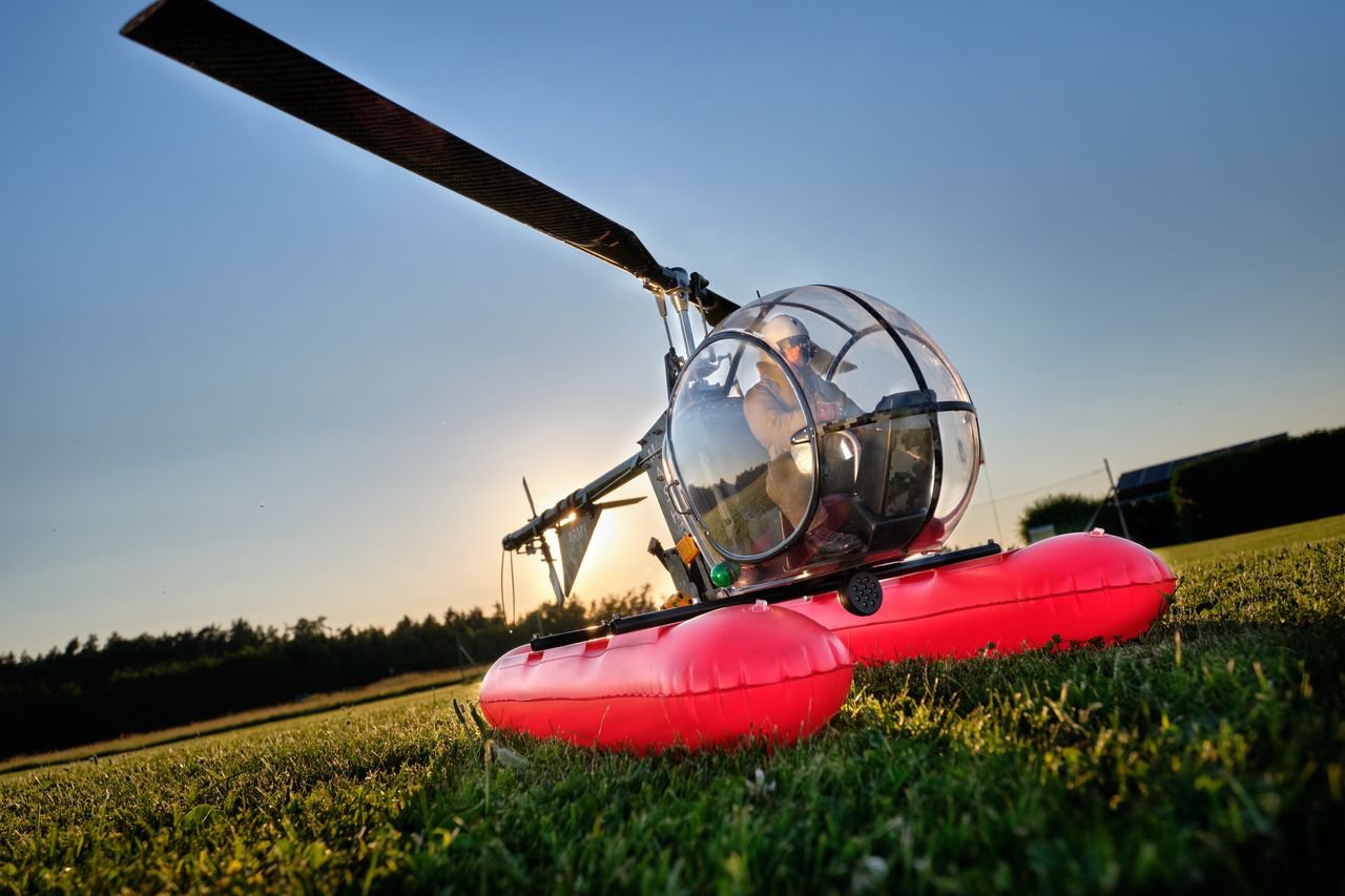 Sommerliche Abendstimmung mit dem Heli-Baby NT von Minicopter